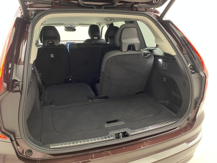 Volvo XC90 T8 AWD Plug-in BRIGHT PLUS 7m na operativní leasing