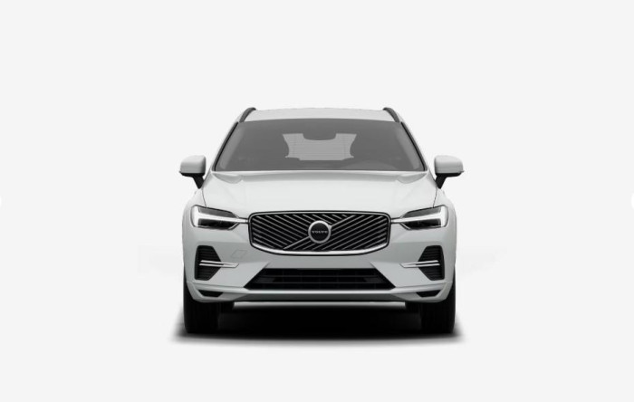 Volvo XC60 B5 AWD AUT ESSENTIAL na operativní leasing