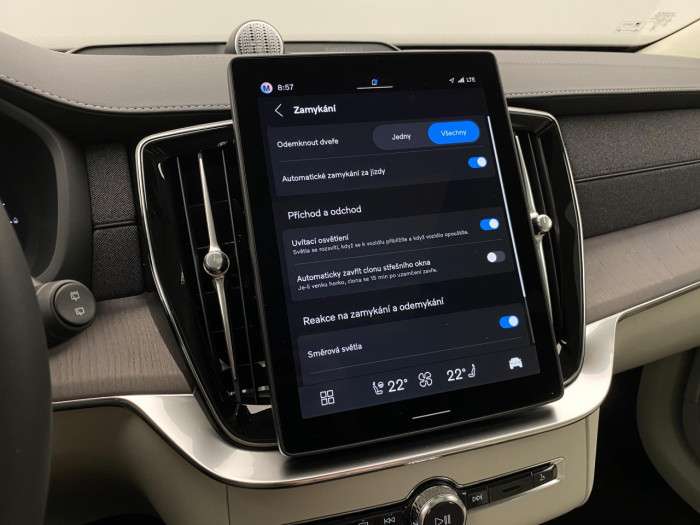 Volvo XC90 T8 AWD Plug-in DARK ULTRA na operativní leasing