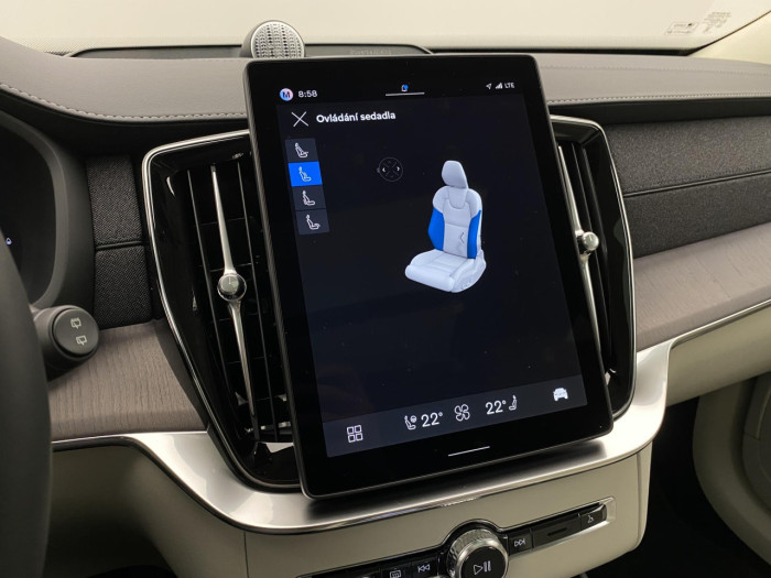 Volvo XC90 T8 AWD Plug-in DARK ULTRA na operativní leasing