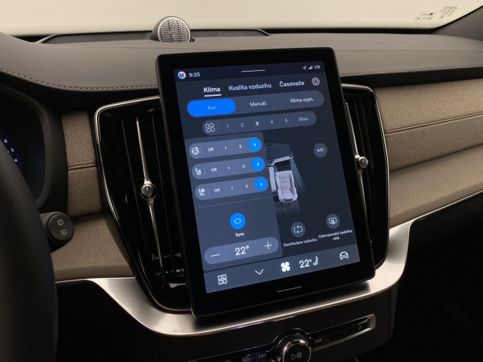 Volvo XC90 B5 AWD AUT DARK PLUS 7míst na operativní leasing