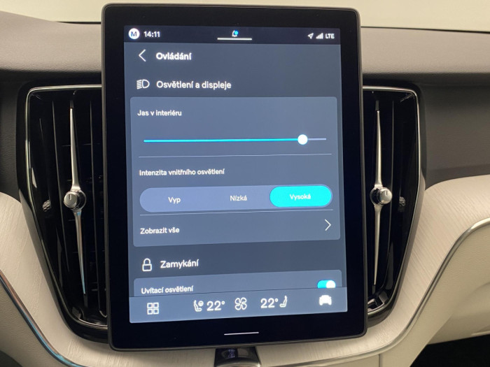 Volvo XC60 B5 AWD AUT DARK PLUS na operativní leasing