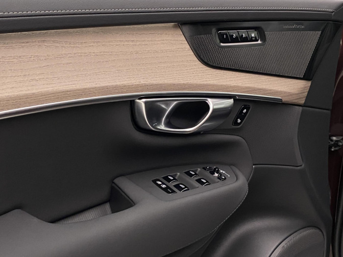 Volvo XC90 B5 AWD AUT BRIGHT PLUS 7míst na operativní leasing