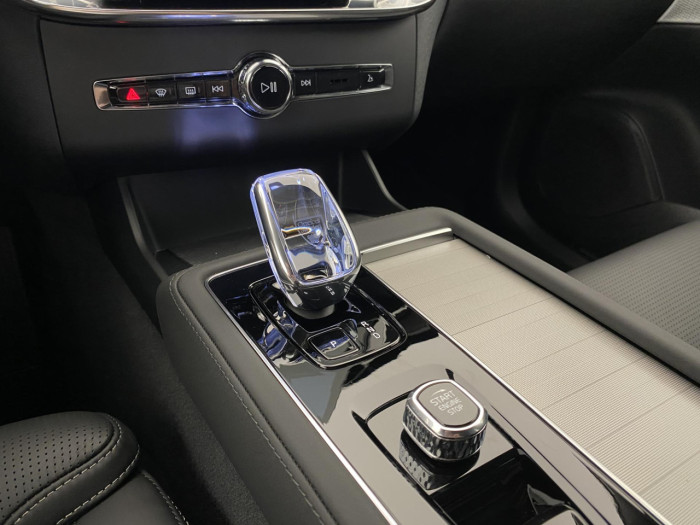 Volvo XC90 B5 AWD AUT BLACK EDITION PLUS na operativní leasing