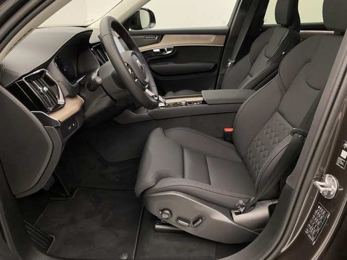 Volvo XC90 T8 AWD RECHARGE DARK PLUS 7m na operativní leasing