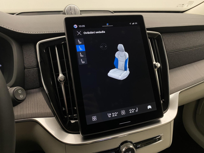 Volvo XC90 T8 AWD Plug-in BRIGHT PLUS 7m na operativní leasing