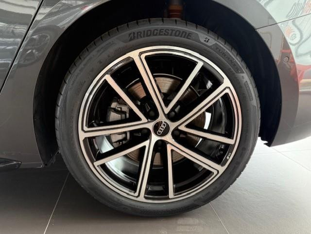 Audi A5 Avant TDI quattro Stronic na operativní leasing