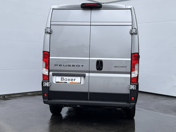Peugeot Boxer Furgon 3300 L2H2 2,2 BlueHDi MAN6 / 103kW na operativní leasing