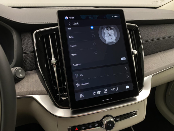 Volvo XC90 T8 AWD Plug-in DARK ULTRA na operativní leasing