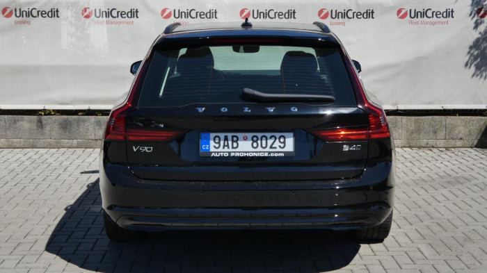 Volvo V90 B4 mHEV AWD aut. Momentum Pro na operativní leasing