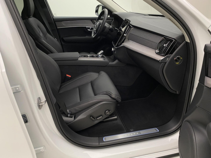 Volvo XC90 B5 AWD AUT DARK PLUS 7míst na operativní leasing