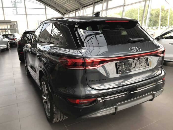 Audi Q6 SUV e-tron quattro 100kWh  / 315kW na operativní leasing