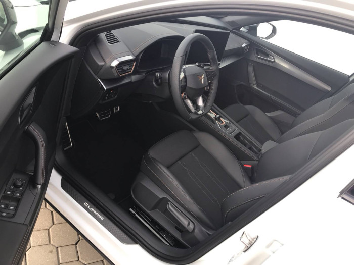 CUPRA Formentor DSG 1.5 eTSI / 110kW na operativní leasing