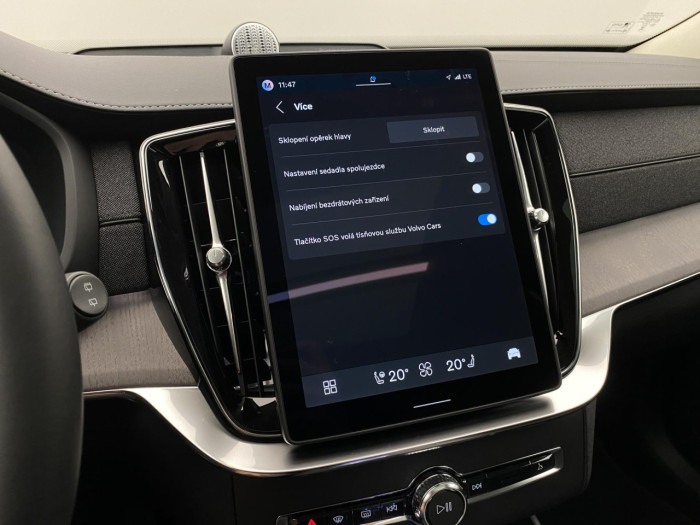 Volvo XC90 T8 AWD Plug-in DARK ULTRA na operativní leasing
