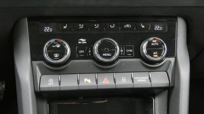 Škoda Karoq 1,5 TSI DSG Style na operativní leasing