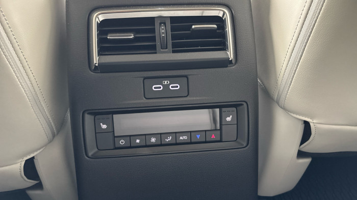 Mazda CX-80 3.3 D254 Takumi COSO 7 míst - Deep Crystal Blue - Full Servis na operativní leasing