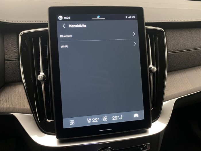 Volvo XC90 B5 AWD AUT DARK PLUS na operativní leasing