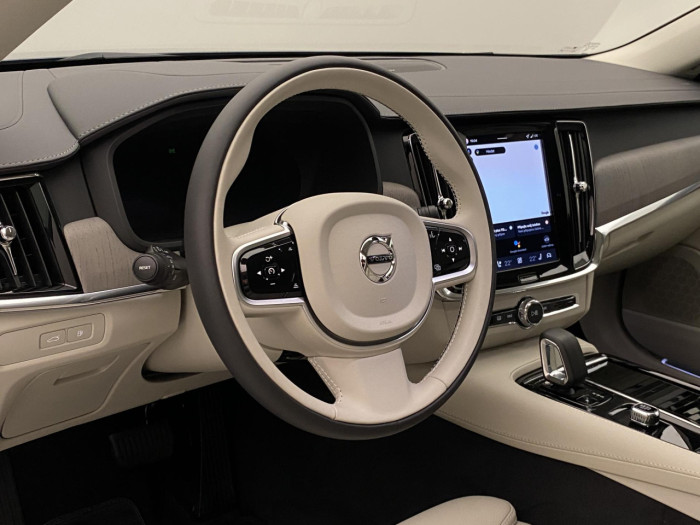 Volvo V90 T6 AWD Plug-in BRIGHT PLUS na operativní leasing