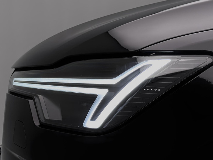 Volvo XC90 T8 AWD Plug-in BRIGHT PLUS 7m na operativní leasing