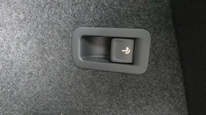 Škoda Karoq 2.0 TDI 110 kW Fresh 4x4 DSG na operativní leasing